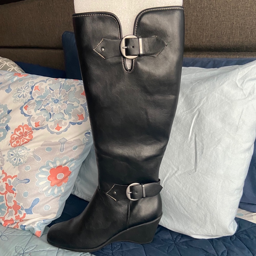 AEROSOLES “Wonderful” knee high boot
